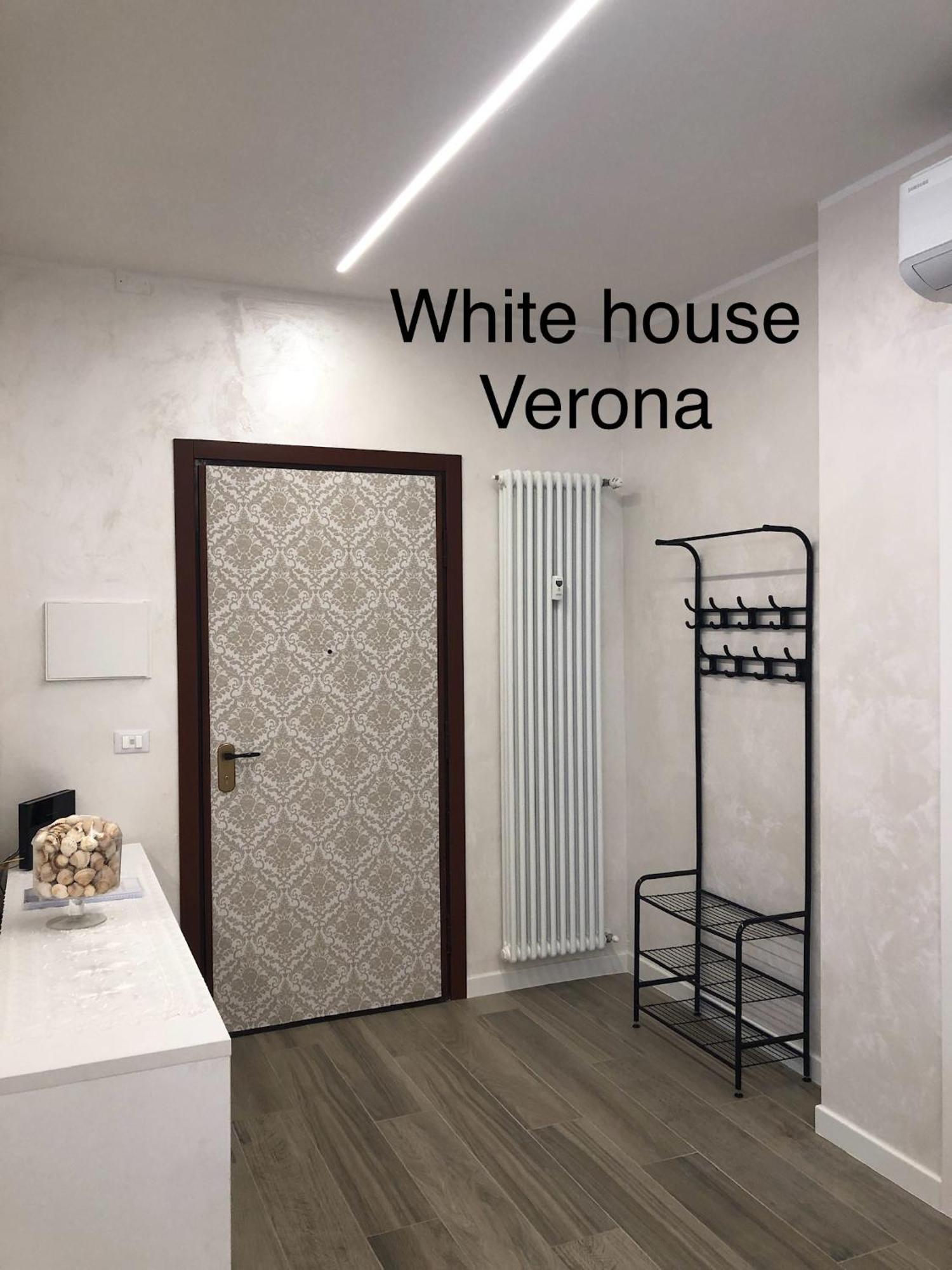 ヴェローナWhite Houseアパートメント エクステリア 写真