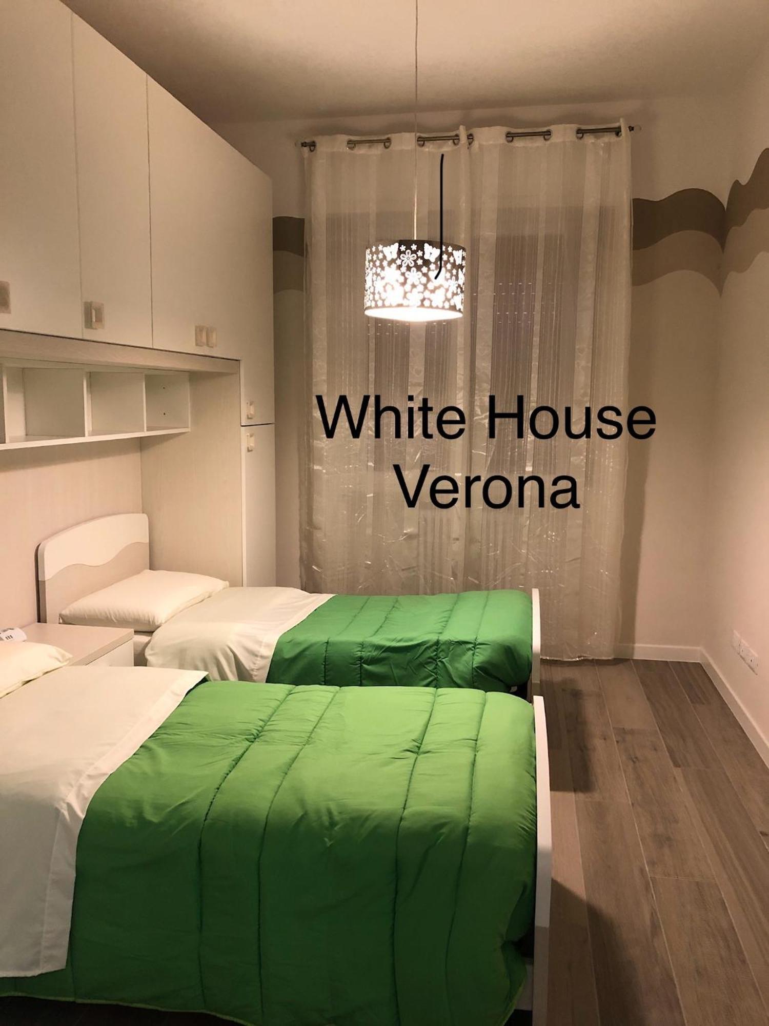 ヴェローナWhite Houseアパートメント エクステリア 写真