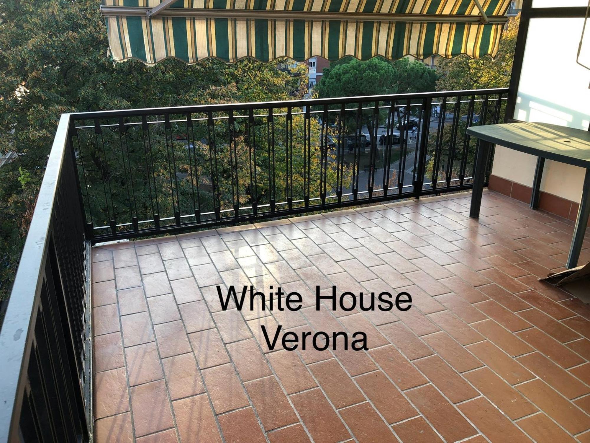 ヴェローナWhite Houseアパートメント エクステリア 写真